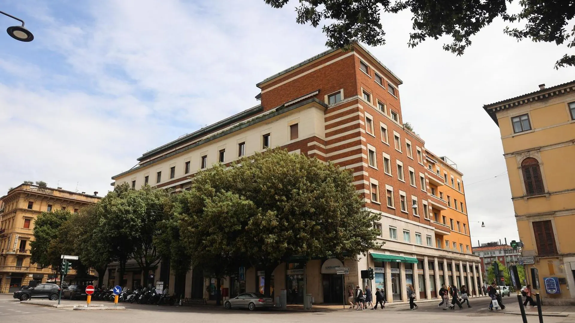 Guest house Honey Rooms Verona - Camera Millefiori Italy